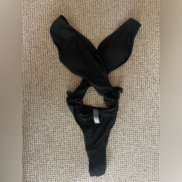 Black One-Piece Bathing Suit 🖤 - Picture 5 of 6